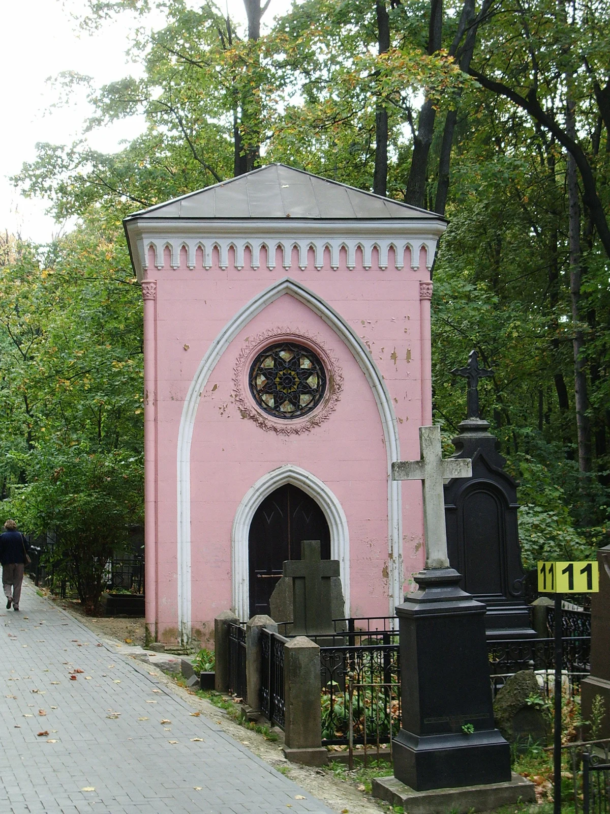 Готический склеп на Введенском кладбище, 2015 год